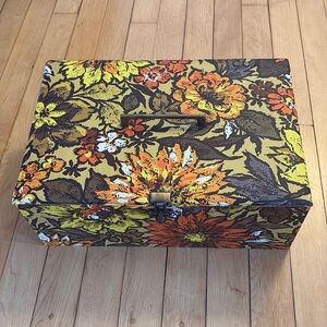 Vintage 70’s vinyl floral patterned sewing box
